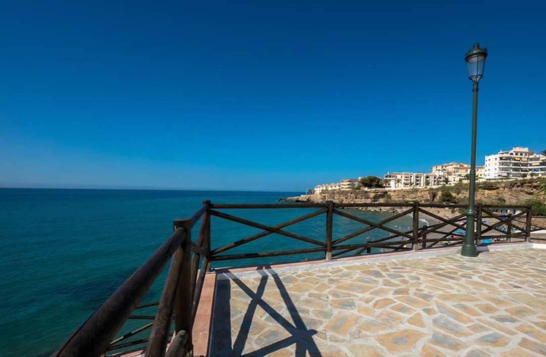 Apartamento En El Mirador De เนร์คา ภายนอก รูปภาพ