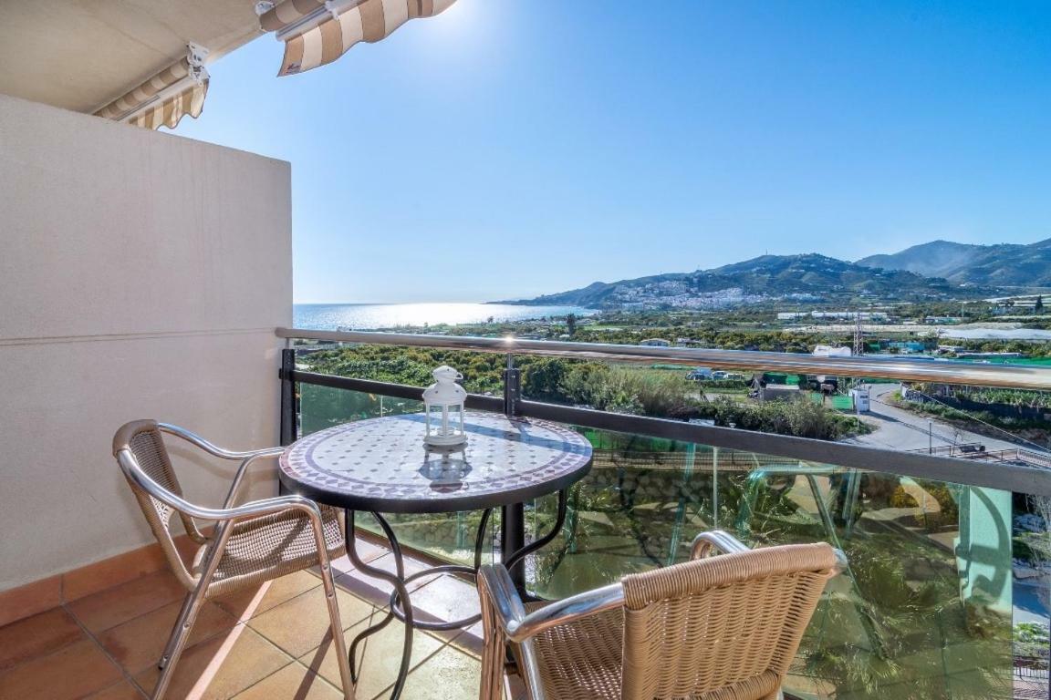 Apartamento En El Mirador De เนร์คา ภายนอก รูปภาพ